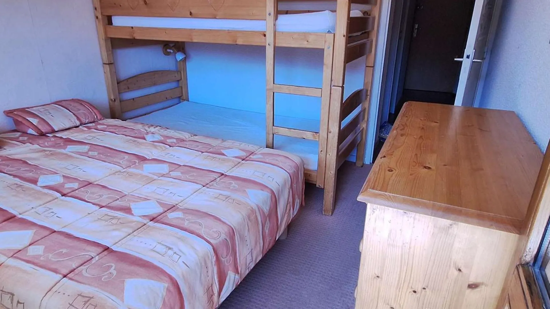 Appartement Familial A Meribel, Proche Des Pistes, Balcon Et Casier A Skis - Fr-1-355-37 0*, Meribel France
