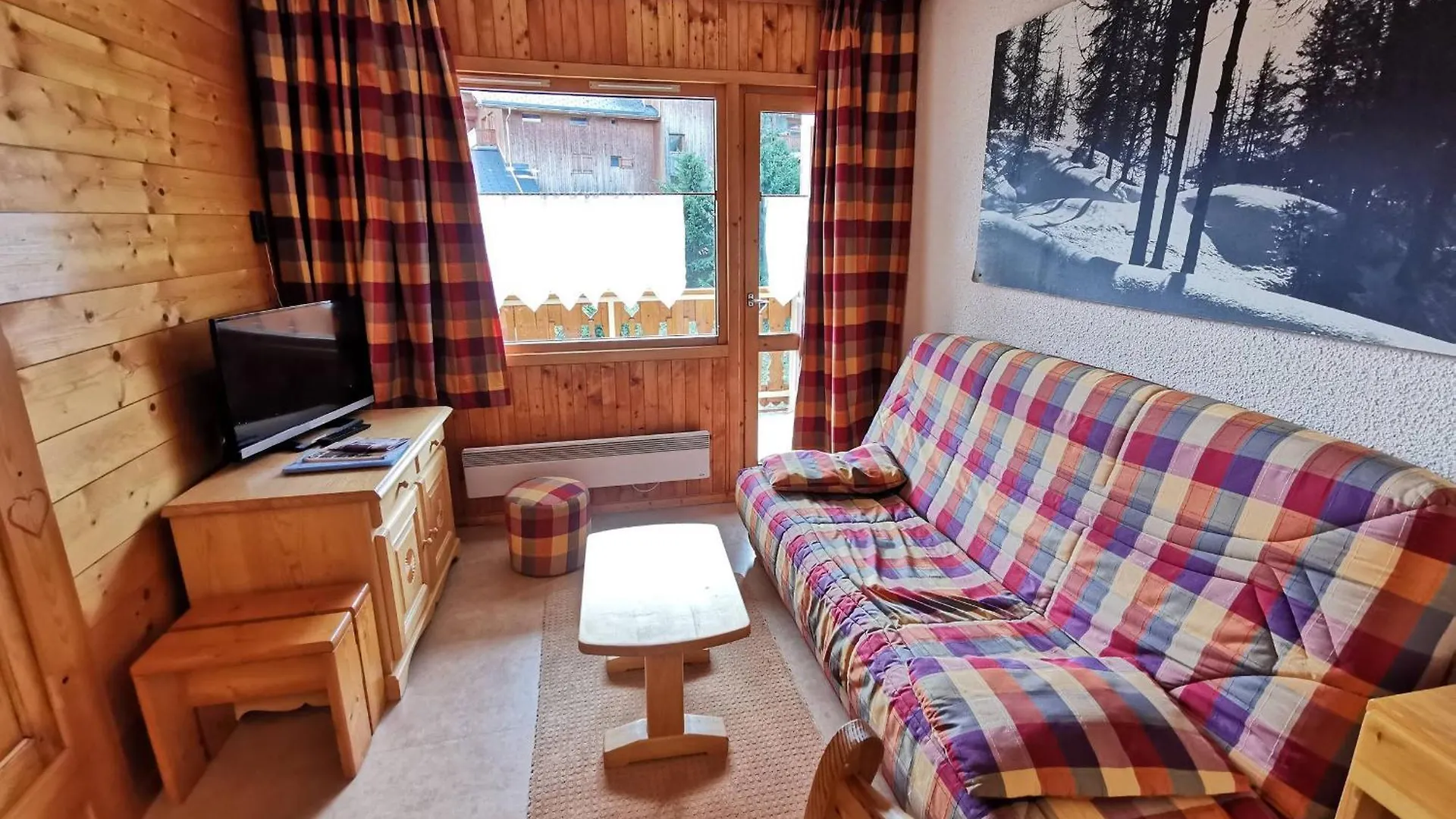 Appartement Familial A Meribel, Proche Des Pistes, Balcon Et Casier A Skis - Fr-1-355-37